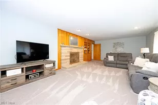 530 E Paradise St, Orrville, OH 44667 - Photo 2