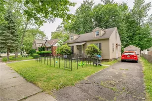 892 Hayden Ave, Akron, OH 44320 - Photo 4