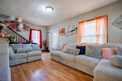190 E Archwood Avenue, Akron, OH 44301 - Photo 6