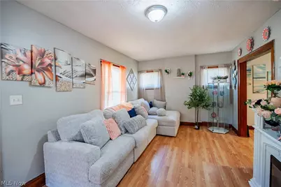 190 E Archwood Avenue, Akron, OH 44301 - Photo 8