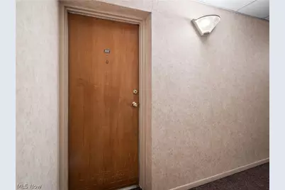 1480 Warren Road #302, Oakwood, OH 44107 - Photo 8