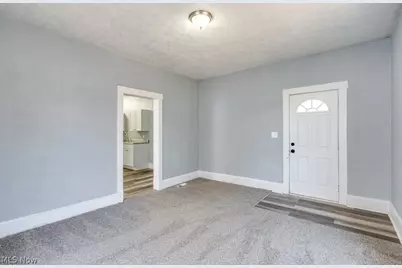 327 Schrock Place SW, Massillon, OH 44647 - Photo 8