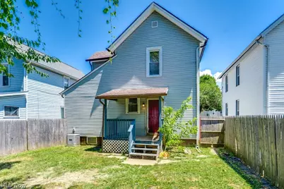 327 Schrock Place SW, Massillon, OH 44647 - Photo 4