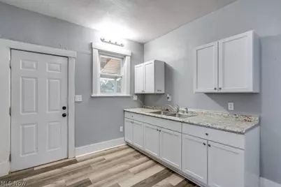 327 Schrock Place SW, Massillon, OH 44647 - Photo 12