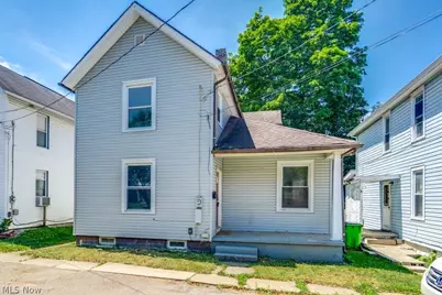 327 Schrock Place SW, Massillon, OH 44647 - Photo 1