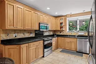 2686 Cranlyn Rd, Huber Heights, OH 44122 - Photo 14