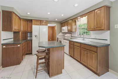1717 Nutmeg Circle NE, Massillon, OH 44646 - Photo 6