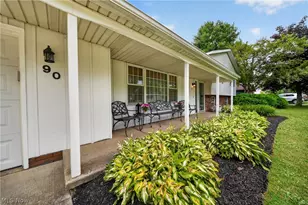 90 Meadowridge Dr, Geneva, OH 44041 - Photo 4