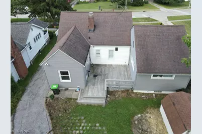 1703 E 300th Street, Wickliffe, OH 44092 - Photo 4