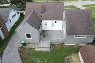 1703 E 300th St, Wickliffe, OH 44092 - Photo 4