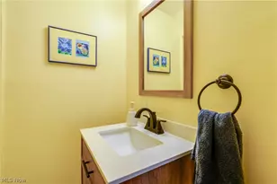 251 9th St NE, Barberton, OH 44203 - Photo 18