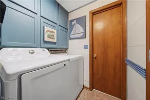 3064 Townsend St NW, Uniontown, OH 44685 - Photo 16