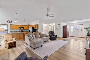 477 Catawba Dr, Wadsworth, OH 44281 - Photo 8