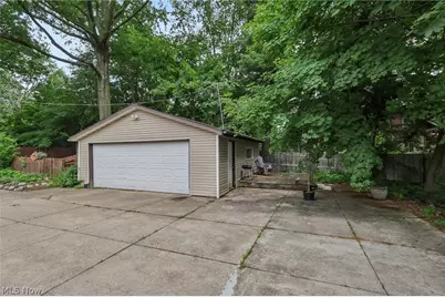 875 Hereford Drive, Akron, OH 44303 - Photo 40