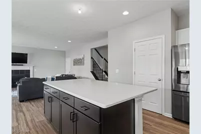 37379 Hunter Lake Drive, North Ridgeville, OH 44039 - Photo 8