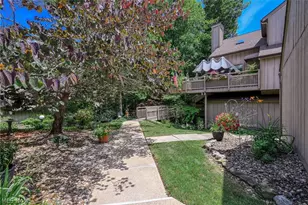 654 Meredith Ln, Cuyahoga Falls, OH 44223 - Photo 34