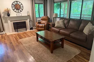 654 Meredith Ln, Cuyahoga Falls, OH 44223 - Photo 6