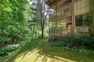 654 Meredith Ln, Cuyahoga Falls, OH 44223 - Photo 2