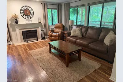 654 Meredith Lane, Cuyahoga Falls, OH 44223 - Photo 6