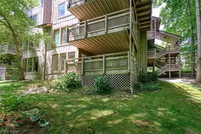 654 Meredith Lane, Cuyahoga Falls, OH 44223 - Photo 40