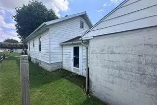 490 Oxford Ave, Newcomerstown, OH 43832 - Photo 8