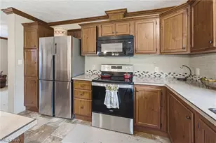 1023 Overlook Dr SW, Canton, OH 44706 - Photo 14