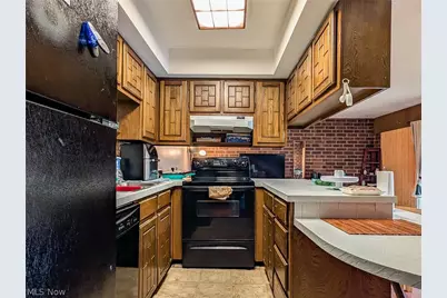 2069 Penguin Avenue, Akron, OH 44319 - Photo 12