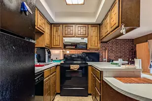 2069 Penguin Ave, Akron, OH 44319 - Photo 12