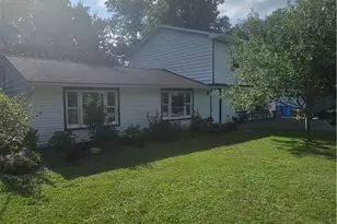 12775 Vincent Dr, Mantua, OH 44255 - Photo 2