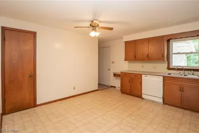3090-3092 Brumbaugh Street NW, North Canton, OH 44720 - Photo 8