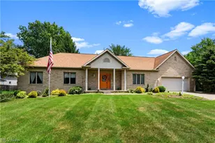 4524 Leawood Dr NE, Canton, OH 44714 - Photo 2