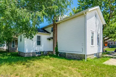 815 Seneca Street NE, Massillon, OH 44646 - Photo 4