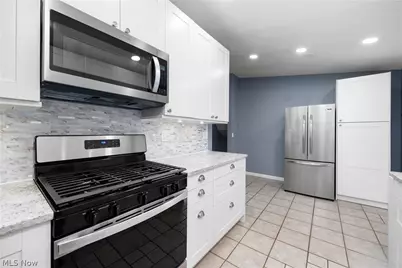 747 Abbe Road N, Elyria, OH 44035 - Photo 4