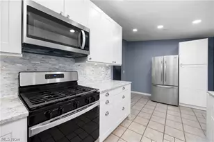 747 Abbe Rd N, Elyria, OH 44035 - Photo 4