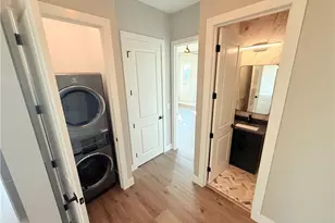 2048 Forest Dr, Eastlake, OH 44095 - Photo 10