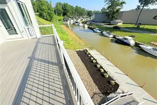 2048 Forest Dr, Eastlake, OH 44095 - Photo 30