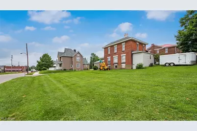 1102 Gaston Avenue, Cambridge, OH 43725 - Photo 2