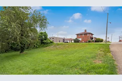 930 Gaston Avenue, Cambridge, OH 43725 - Photo 2