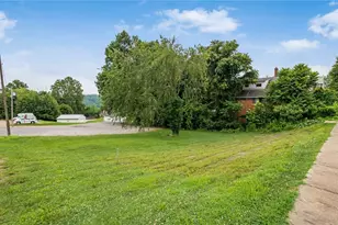930 Gaston Ave, Cambridge, OH 43725 - Photo 1