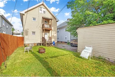 2219 Chesterland Avenue, Oakwood, OH 44107 - Photo 6