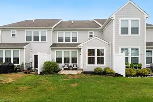 690 Harbour Town Ct, Avon Lake, OH 44012 - Photo 40