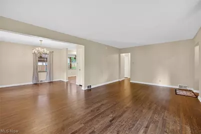 674 Upper Merriman Drive, Akron, OH 44303 - Photo 2