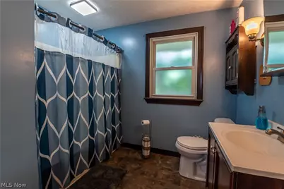 605 Essex Street, Akron, OH 44306 - Photo 26