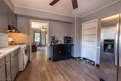 605 Essex Street, Akron, OH 44306 - Photo 22