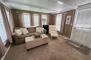91 Green Bay Dr, Youngstown, OH 44512 - Photo 2