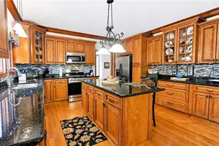 9220 Woods Way Dr, Kirtland, OH 44094 - Photo 4