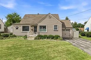 107 Renee Dr, Struthers, OH 44471 - Photo 2