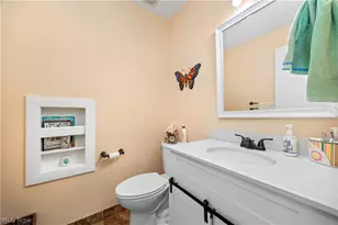 875 Hampton Cir, Aurora, OH 44202 - Photo 16