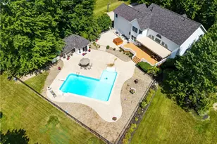 38799 Arbor Ct, Grafton, OH 44044 - Photo 2