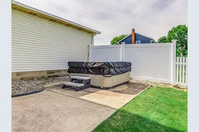 12203 Shoshone Avenue NW, Uniontown, OH 44685 - Photo 30